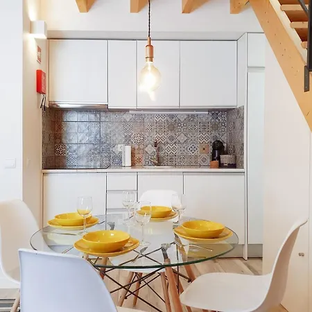 Vakantiehuis Typical House In A Historical Pedestrian Quarter Porto