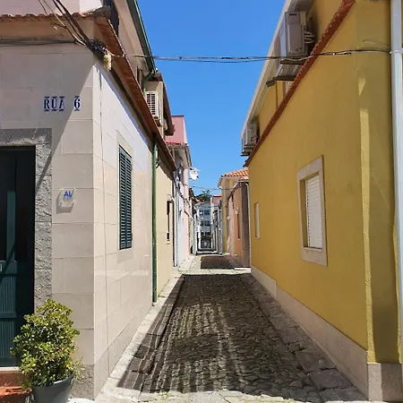 Typical House In A Historical Pedestrian Quarter Сasa de vacaciones Oporto