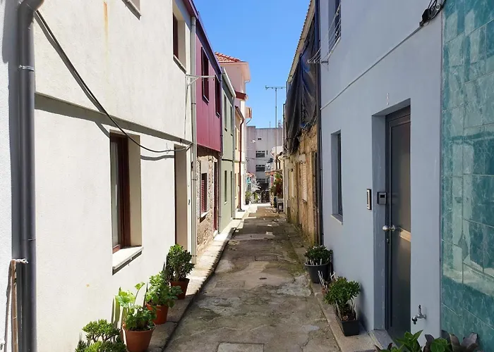 Typical House In A Historical Pedestrian Quarter Πόρτο