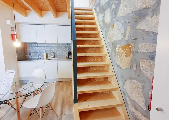 Typical House In A Historical Pedestrian Quarter * Πόρτο