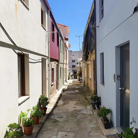 Typical House In A Historical Pedestrian Quarter 波尔图