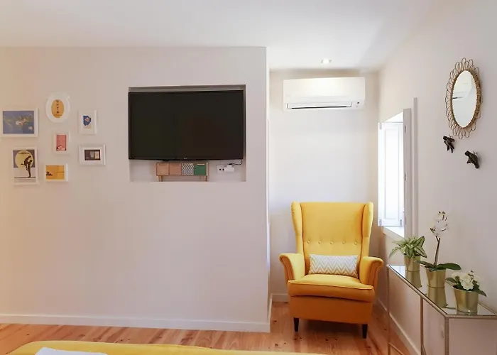 度假居 Typical House In A Historical Pedestrian Quarter 波尔图