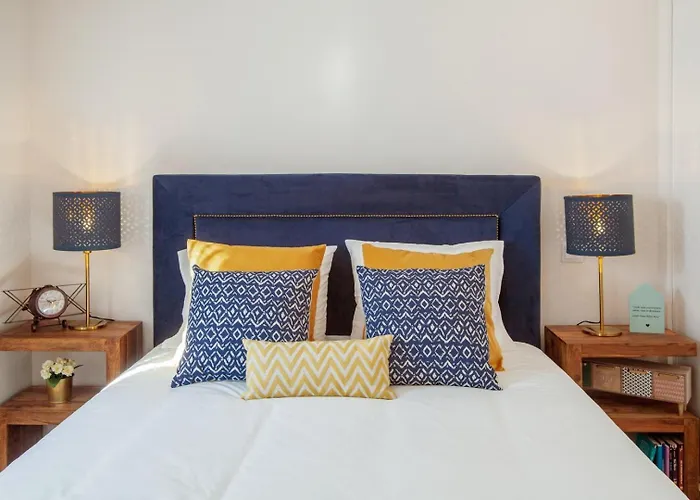 Typical House In A Historical Pedestrian Quarter 波尔图