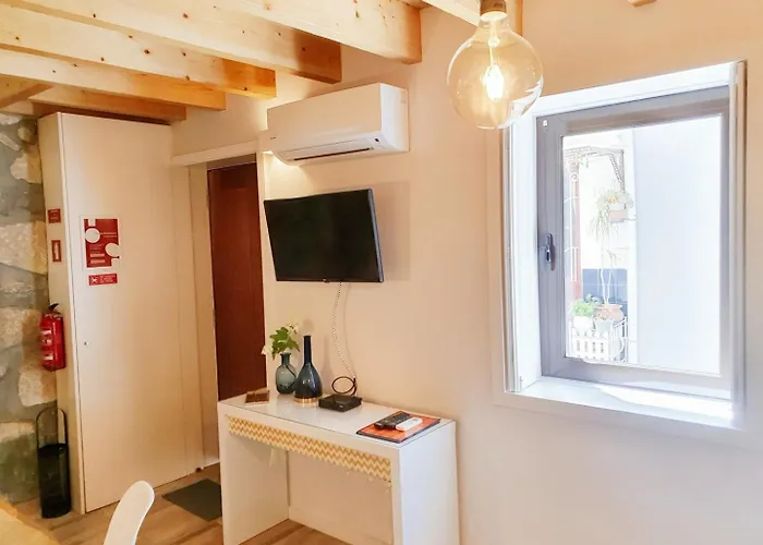 Typical House In A Historical Pedestrian Quarter 度假居 *